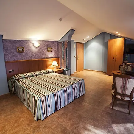 Real De Castilla Hotel