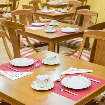 Hotel Real De Castilla 3*