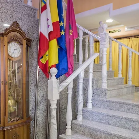 Hotel Real De Castilla 3*