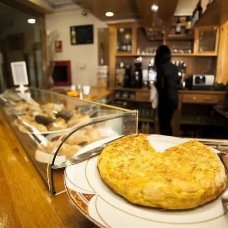 Hotel Real De Castilla 3*