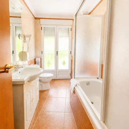 Real De Castilla Hotel 3*