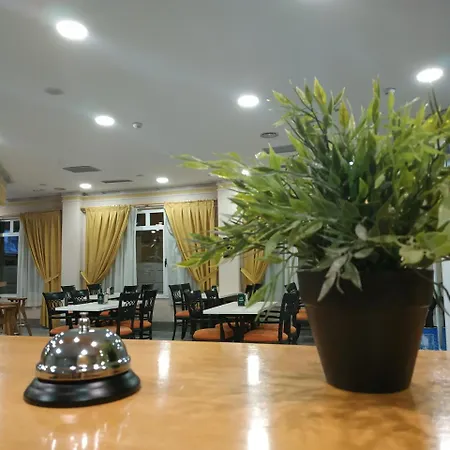 Hotel Real De Castilla 3*