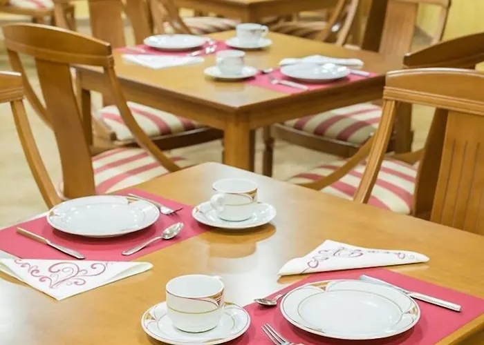 Hotel Real De Castilla 3*