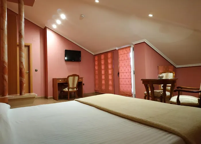 Real De Castilla Hotel 3*